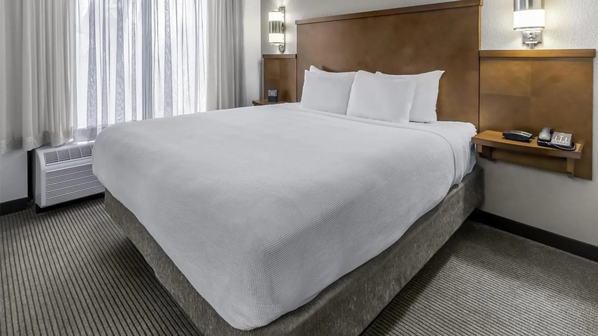 Hyatt Place Charlotte Airport Billy Graham Parkway 3*,