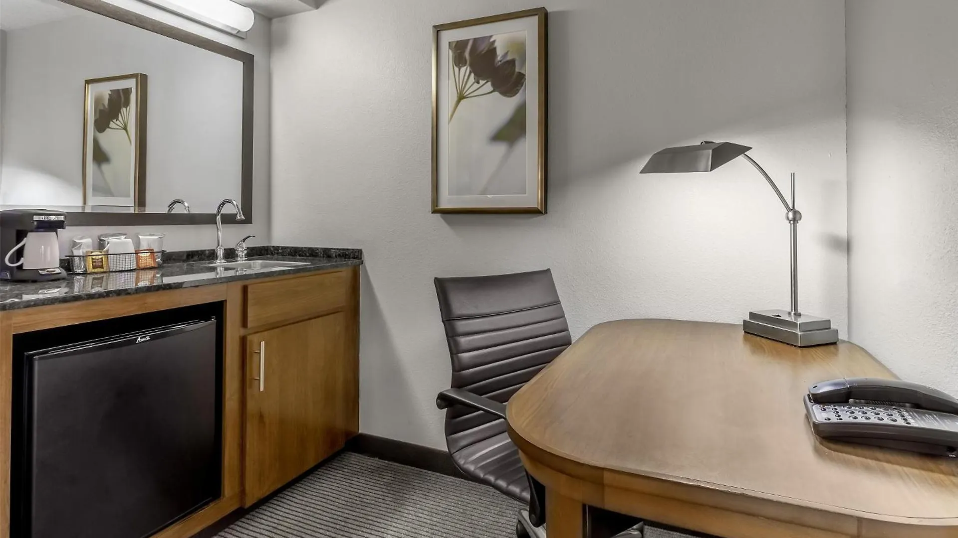Hyatt Place Charlotte Airport Billy Graham Parkway